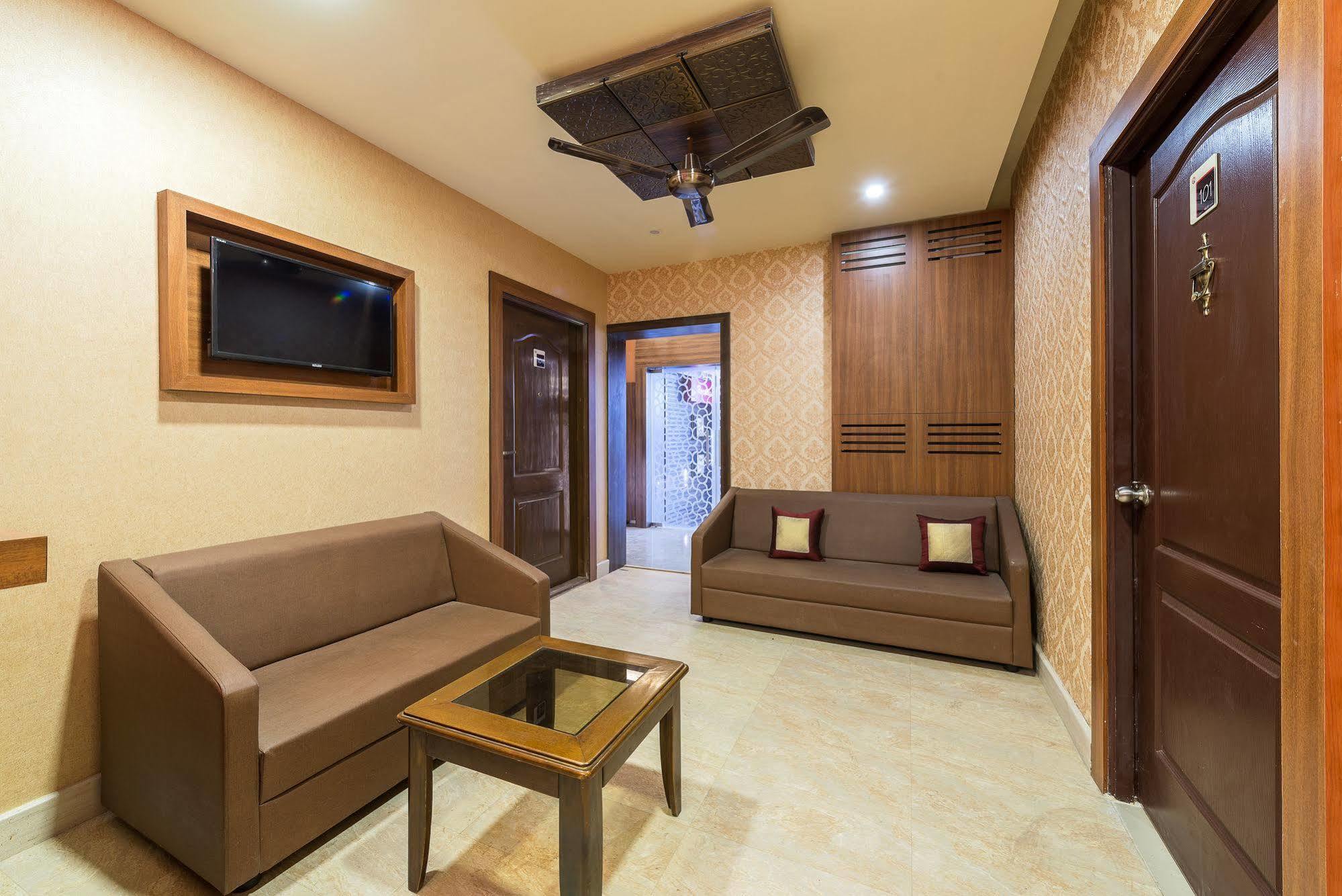 فندق Treebo Nestlay Casa شيناي المظهر الخارجي الصورة