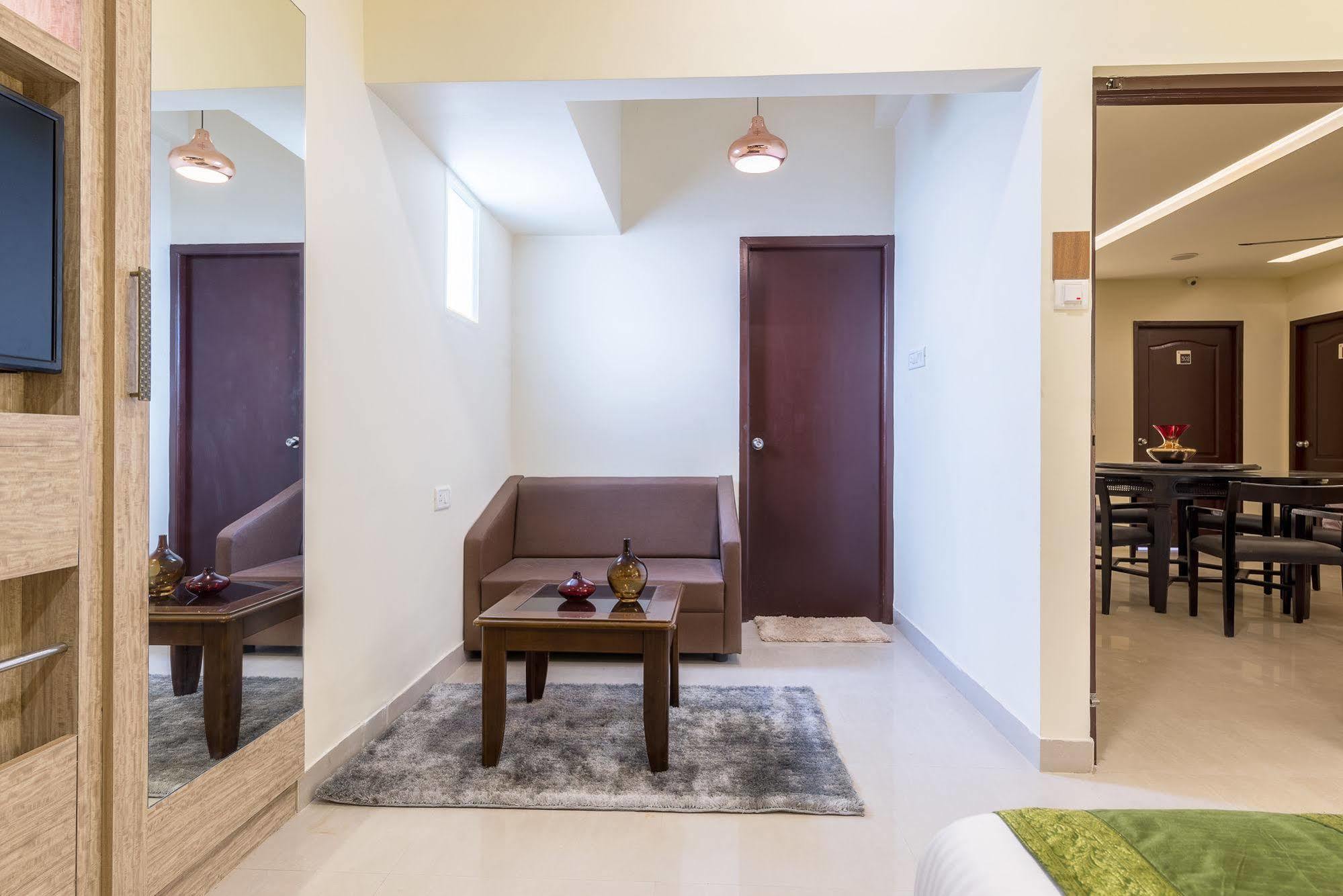 فندق Treebo Nestlay Casa شيناي المظهر الخارجي الصورة